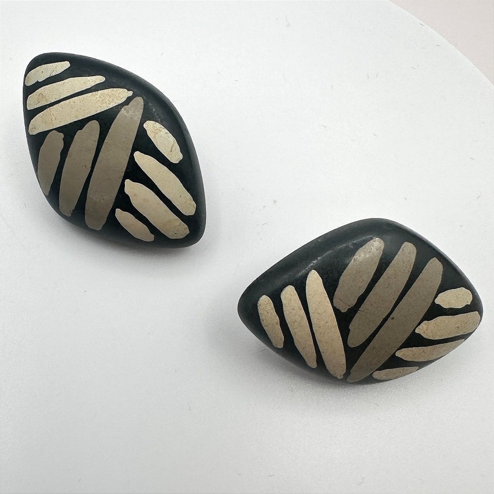 Vintage Y2K Silver Tone Black Beige Abstract Painted Oval Stud Earrings‎ Jewelry